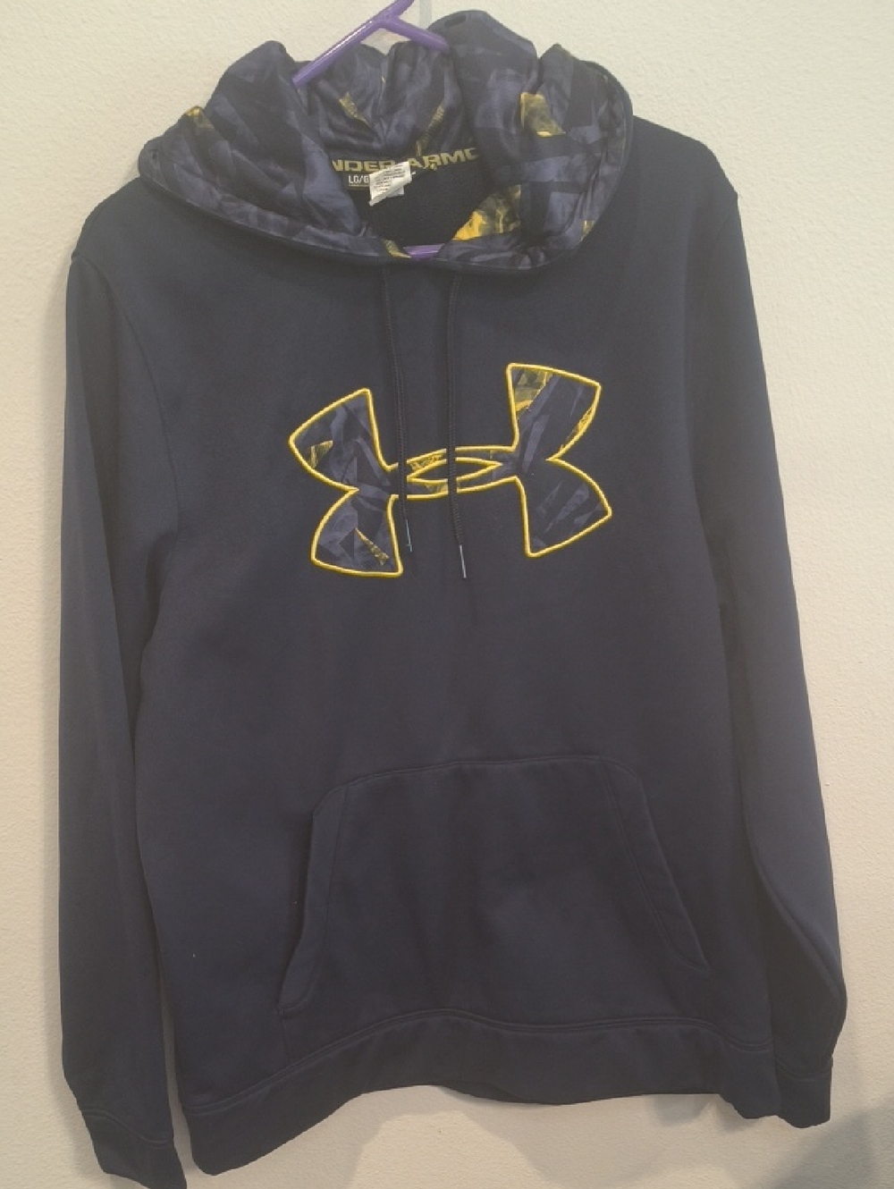 Under Armour Navy Hoodie with Yellow Logo Accents Lightweight Large
